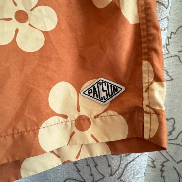 EUC - PacSun Bahama Floral 17" Swim Trunks SOLD OUT online * Smoke Free Home* - Picture 5 of 7